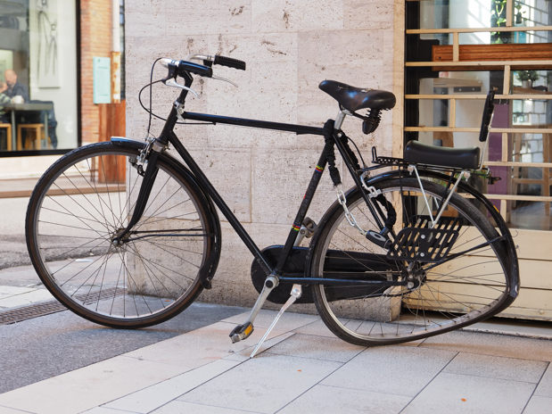 Image of a bike with a broken wheel