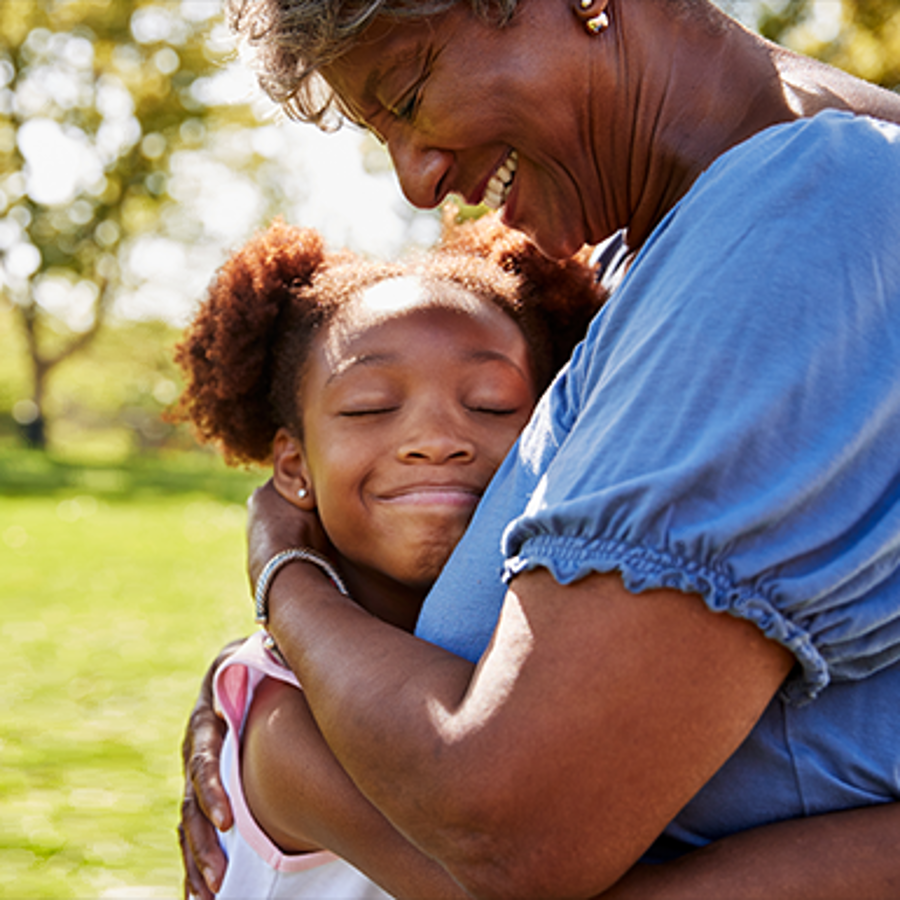 Do women share more than 25% DNA with a paternal grandmother